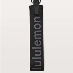 COPY - lululemon Never Lost Keychain BLK